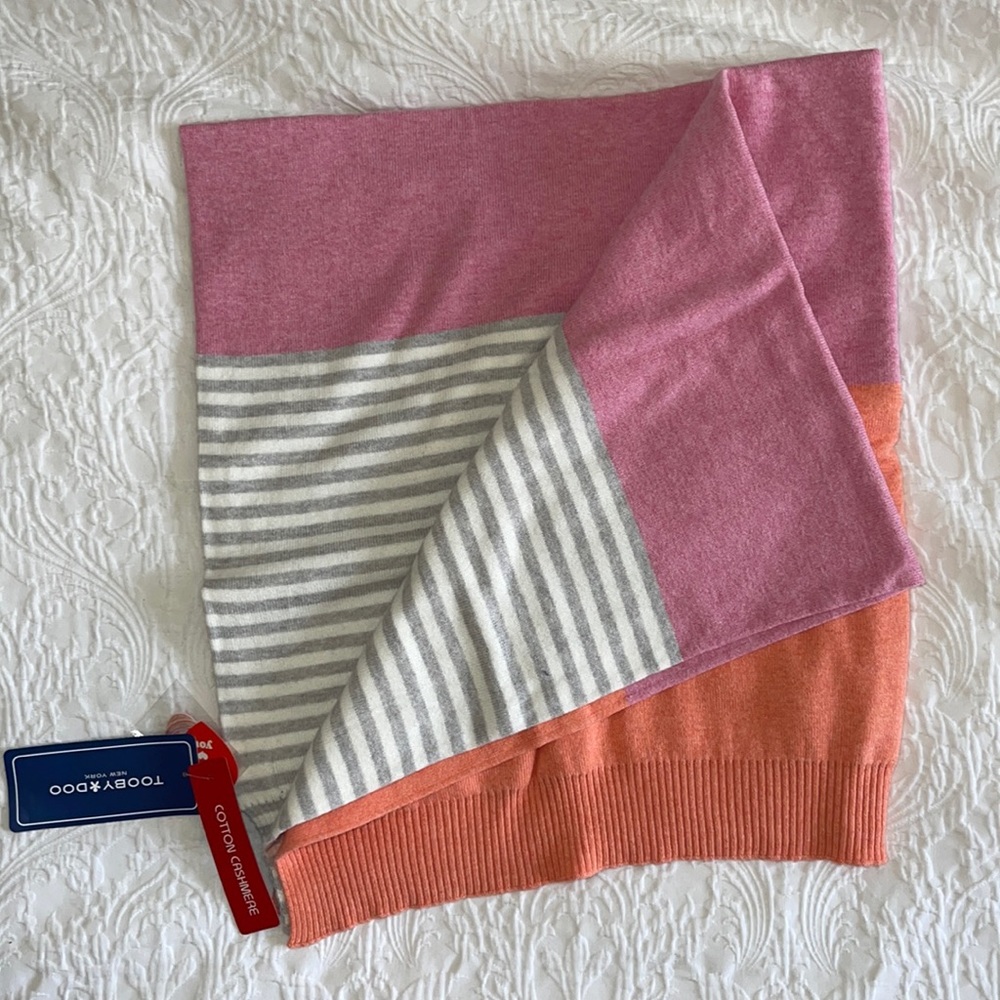 TOOBYDOO New York Kiko Cashmere Blanket - Picture 2 of 3